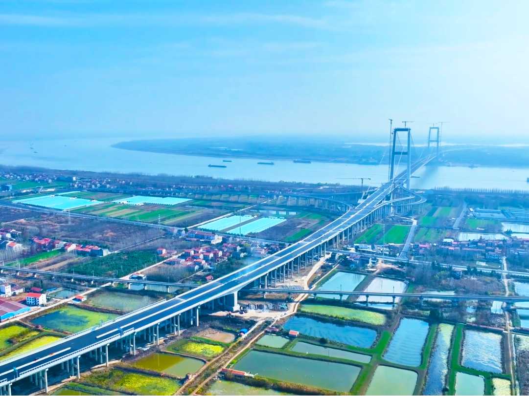 双柳长江大桥路面项目.png